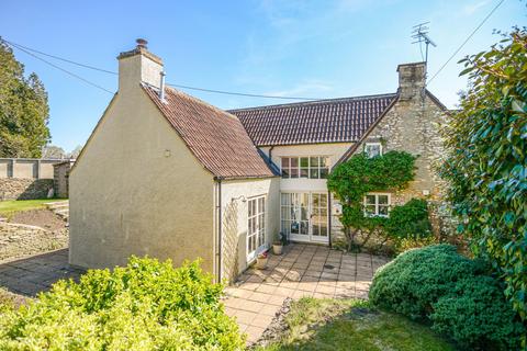 5 bedroom semi-detached house for sale