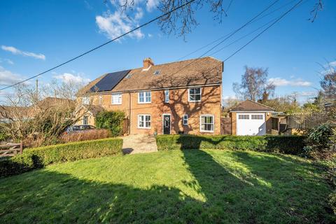 Sapley Lane, Overton, Basingstoke... 4 bed semi