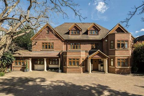 Court Road, London SE9 9 bed detached house for sale