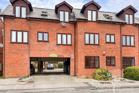 Craven Road, Berkshire RG14 1 bed apartment for sale