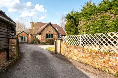 Mill Lane, Pirbright, GU24 4 bed detached house for sale