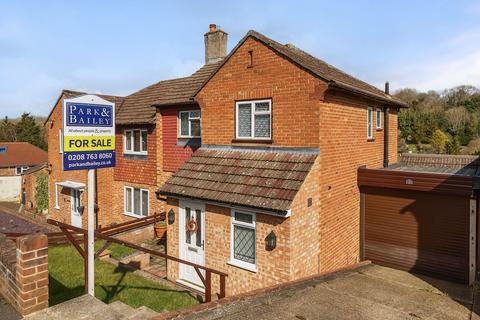 Barnfield Close, Coulsdon CR5 3 bed semi