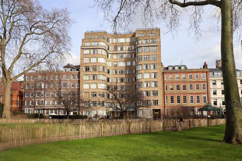 Charterhouse Square, London EC1M Studio for sale