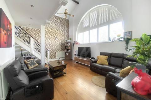 Rowanwood Avenue, Sidcup, Kent, DA15 3 bed maisonette for sale