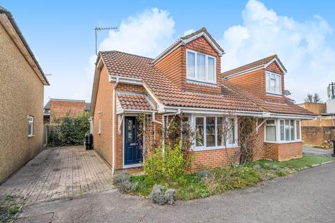 KNAPHILL 2 bed detached house for sale