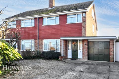 Duke Road, Gorleston 3 bed semi