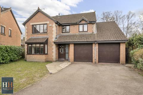 South Grove, Fleet GU51 4 bed detached house for sale