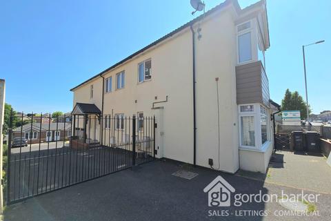 Wimborne Road, Bournemouth BH9 2 bed maisonette for sale