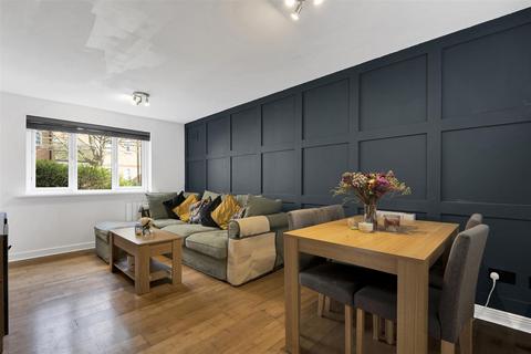 Harrow Road, London NW10 1 bed flat for sale