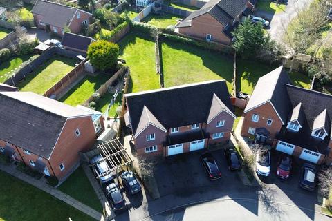 Minster Grove, Wokingham, Berkshire... 4 bed semi