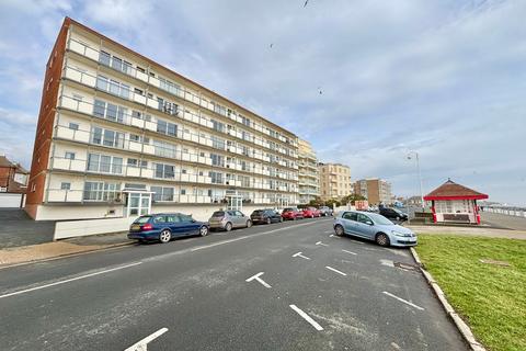 De la Warr Parade, Bexhill on Sea, TN40 3 bed flat for sale