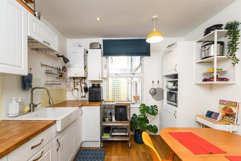 Wellington Street, Gravesend DA12 1 bed ground floor flat for sale