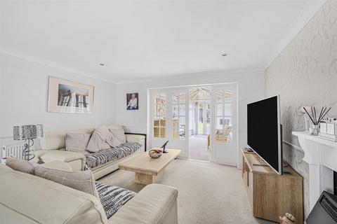Bretts Field, Peacehaven 3 bed detached bungalow for sale