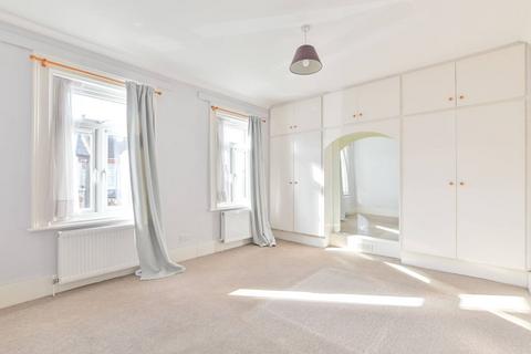 Gayford Road, Wendell Park, London, W12 3 bed terraced house for sale