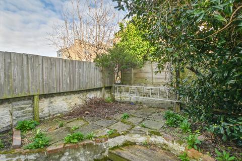 Gayford Road, Wendell Park, London, W12 3 bed terraced house for sale