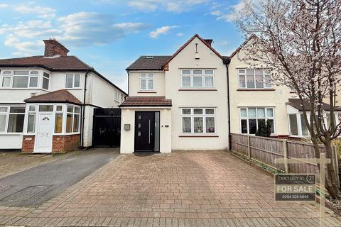 Dorset Waye, HOUNSLOW TW5 4 bed semi
