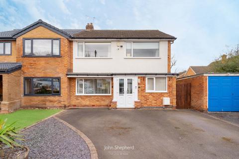 Finbury Close, Solihull, West... 3 bed semi