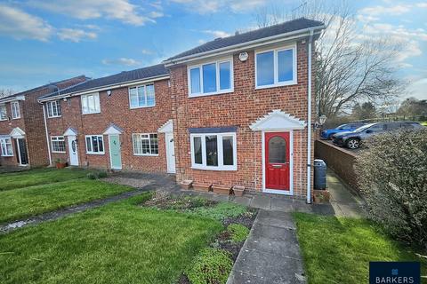 Oakway, Birkenshaw 3 bed townhouse for sale