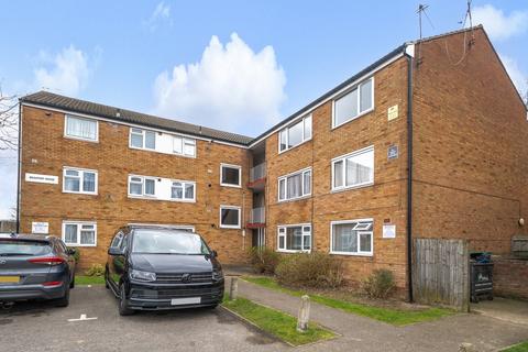 The Farmlands, Northolt, UB5 2 bed flat for sale