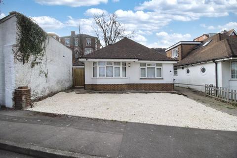 Osborne Road South, Southampton SO17 3 bed bungalow for sale