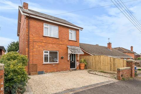 Mitchell Street, Wellington 3 bed detached house for sale