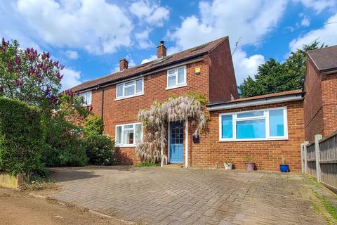 Lawrance Road, Hertfordshire AL3 4 bed semi