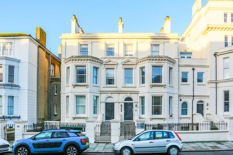 Albany Villas, Hove, BN3 2 bed flat for sale