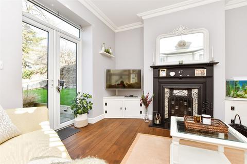Framfield Road, Uckfield, East Sussex 1 bed ground floor maisonette for sale