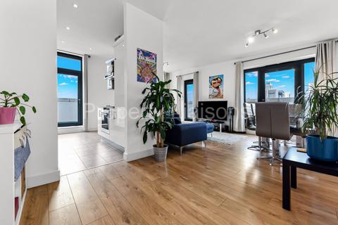 Eluna Apartments, Wapping Lane... 2 bed apartment for sale