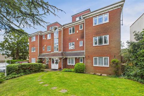 Cedarwood House, 24 Culloden Road... 2 bed flat for sale