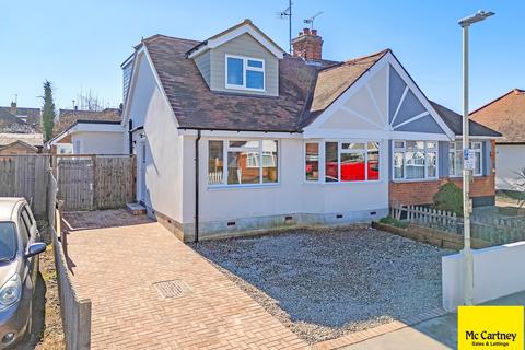 Wallace Crescent, Chelmsford, CM2 3 bed chalet for sale