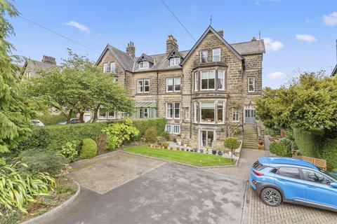 104, Skipton Road, Ilkley LS29 3 bed apartment for sale
