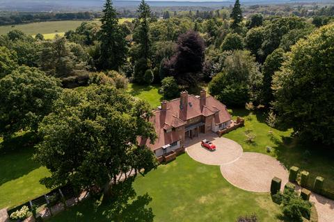 Tilford, Farnham, Surrey, GU10 5 bed detached house for sale