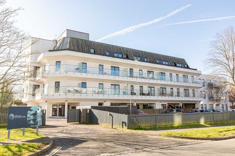 Russell Way, Crawley RH10 2 bed flat for sale