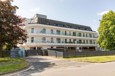 Russell Way, Crawley RH10 2 bed flat for sale