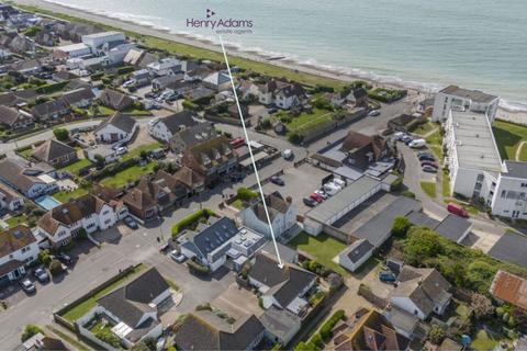 Watersedge Gardens, West Wittering, PO20 3 bed detached bungalow for sale