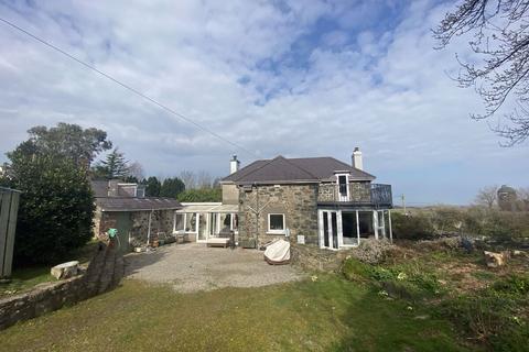 Abergwyngregyn, Llanfairfechan, LL33 3 bed detached house for sale