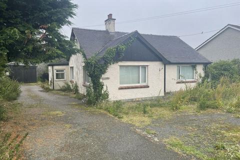 High Street, Bryngwran, Anglesey, LL65 4 bed bungalow for sale