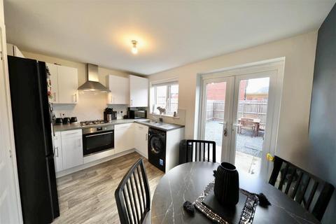 Harbottle Way, Kingswood 3 bed end of terrace house for sale