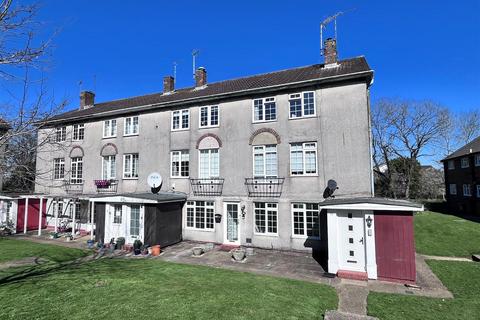 Linnet Close, Bushey 2 bed maisonette for sale