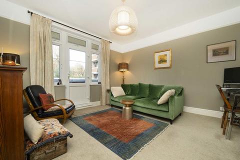 St. Katharines Way, London E1W 2 bed flat for sale