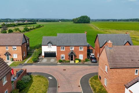Coates Drive, Pinvin, WR10 5 bed detached house for sale