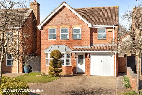 Pulham Avenue, Broxbourne EN10 4 bed detached house for sale