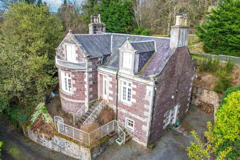 4 Coulter Road, Biggar, ML12 5 bed detached house for sale