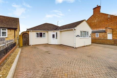 Upper Street, Buckingham MK18 3 bed bungalow for sale