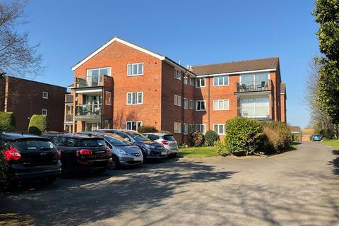 3 bedroom ground floor flat for sale