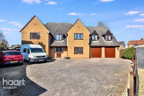Stow Gardens, Wisbech 5 bed detached house for sale
