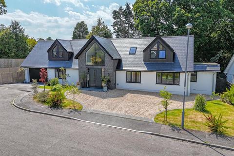 Knightwood Close, Christchurch, BH23 5 bed detached house for sale