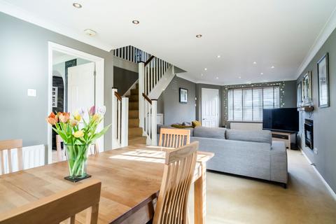 Family Home with Corner Plot in Taverham 4 bed detached house for sale
