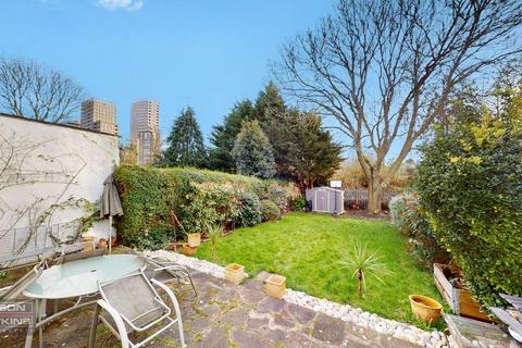 Princes Court, Wembley HA9 3 bed semi